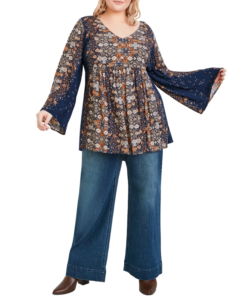 Plus size model wearing  by Avestudio | Dia&Co | dia_product_style_image_id:185354